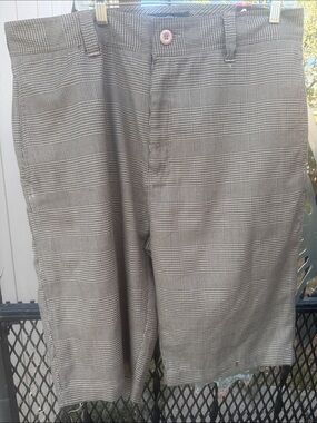 Men's Flat-Front Plaid Shorts in Gray